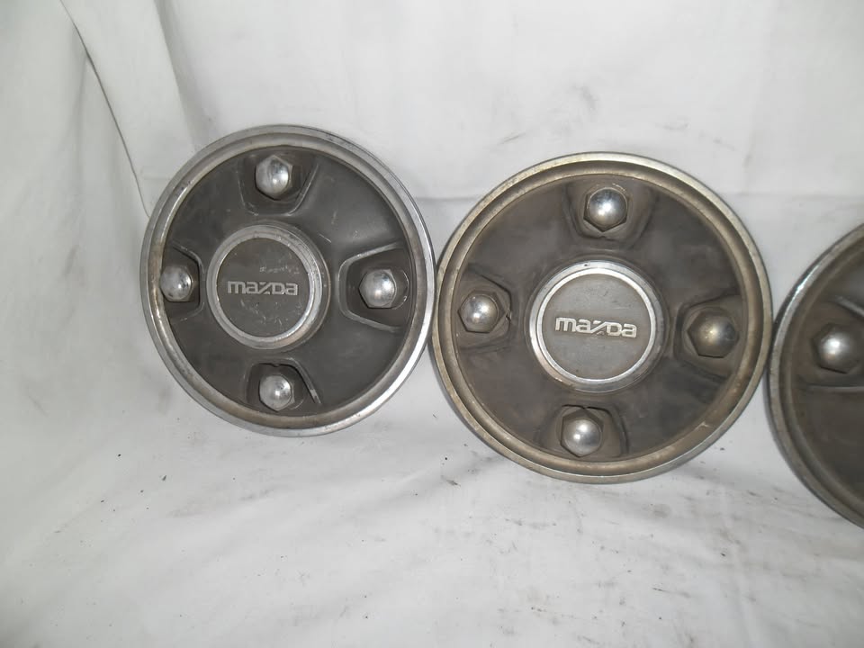 Mazda wheel cap set - Private Seller Mazda wheel cap set - Private Seller