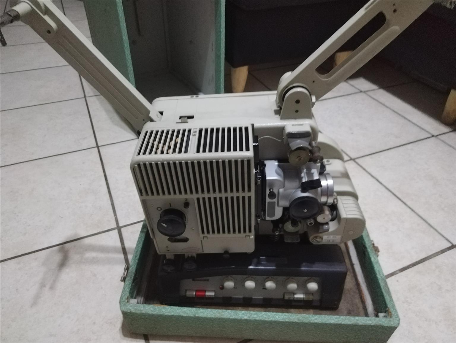 Vintage Siemens 16mm projector