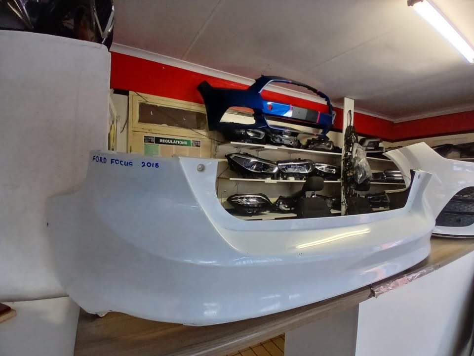 2018 FORD FOCUS REAR BUMPER FOR SALE - Private Seller