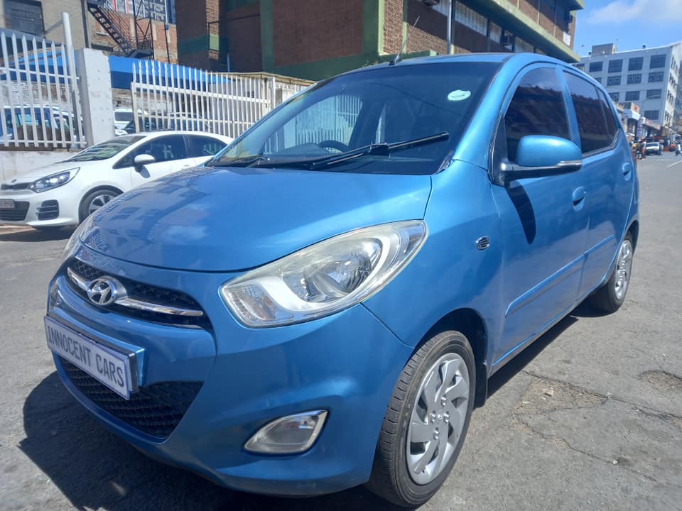 2017 HYUNDAI i10 1.2 PETROL, MANUAL TRANSMISSION, BLUE COLOUR, MILEAGE 82000KM
