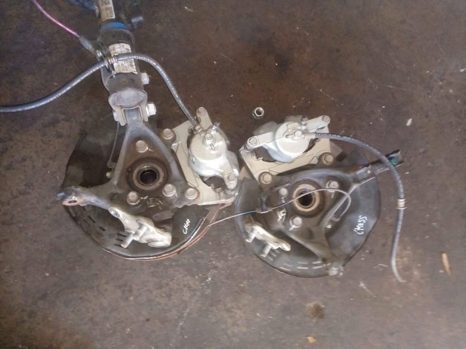 Toyota Corolla Cross both side hubs and front shock - Private Seller