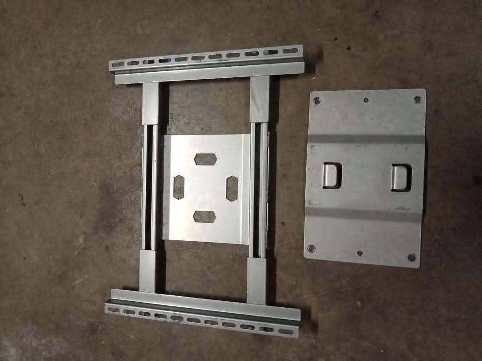 Heavy duty TV bracket
