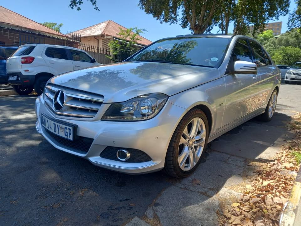 2011 MERCEDES BENZ C180 BLUE EFFICIENCY PETROL, AUTOMATIC, SILVER COLOR, MILEAGE 167,000KMS