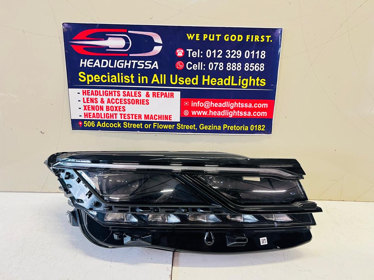VW Touareg right side LED Matrix xenon headlight - Private Seller VW Touareg right side LED Matrix xenon headlight - Private Seller