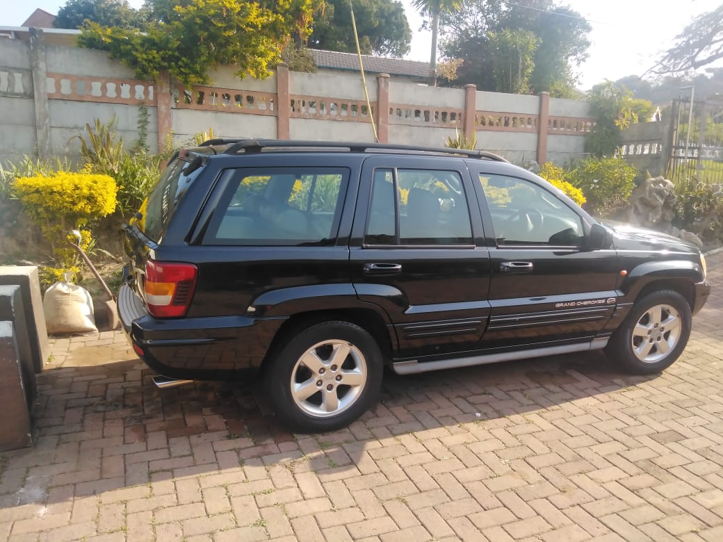 V8 Jeep Grand Cherokee SUV