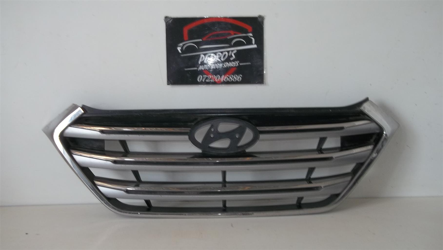 Hyundai Tucson '16-'18 front upper grille - Private Seller Hyundai Tucson '16-'18 front upper grille - Private Seller