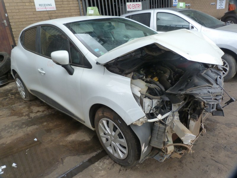 Renault Clio IV 900T Authentique Manual White - 2018 SPARESBOYZ STRIPPING FOR SP - Private Seller Renault Clio IV 900T Authentique Manual White - 2018 SPARESBOYZ STRIPPING FOR SP - Private Seller