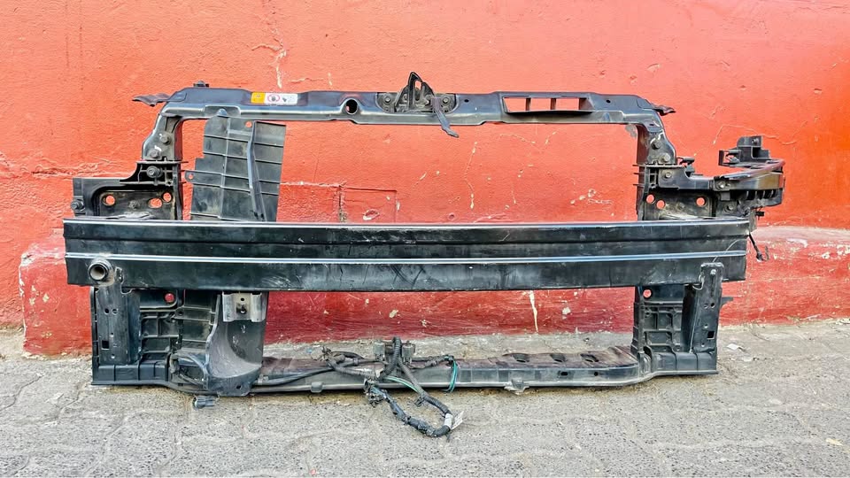 Hyundai Accent cradle and stiffener 2013 - Private Seller Hyundai Accent cradle and stiffener 2013 - Private Seller