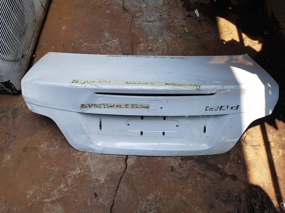 BMW  1SERIES  E82 BOOTLID  2013 - Private Seller