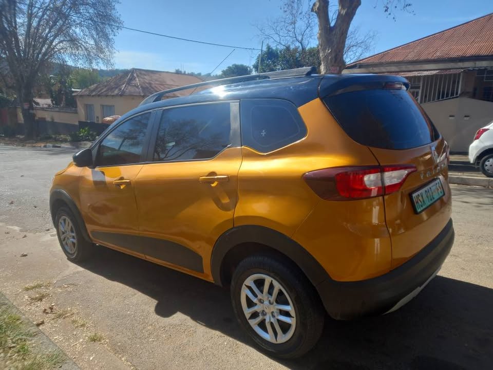 2022 Renault Triber 1.0 Petrol, Manual, Orange, 29000kms, 7seater
