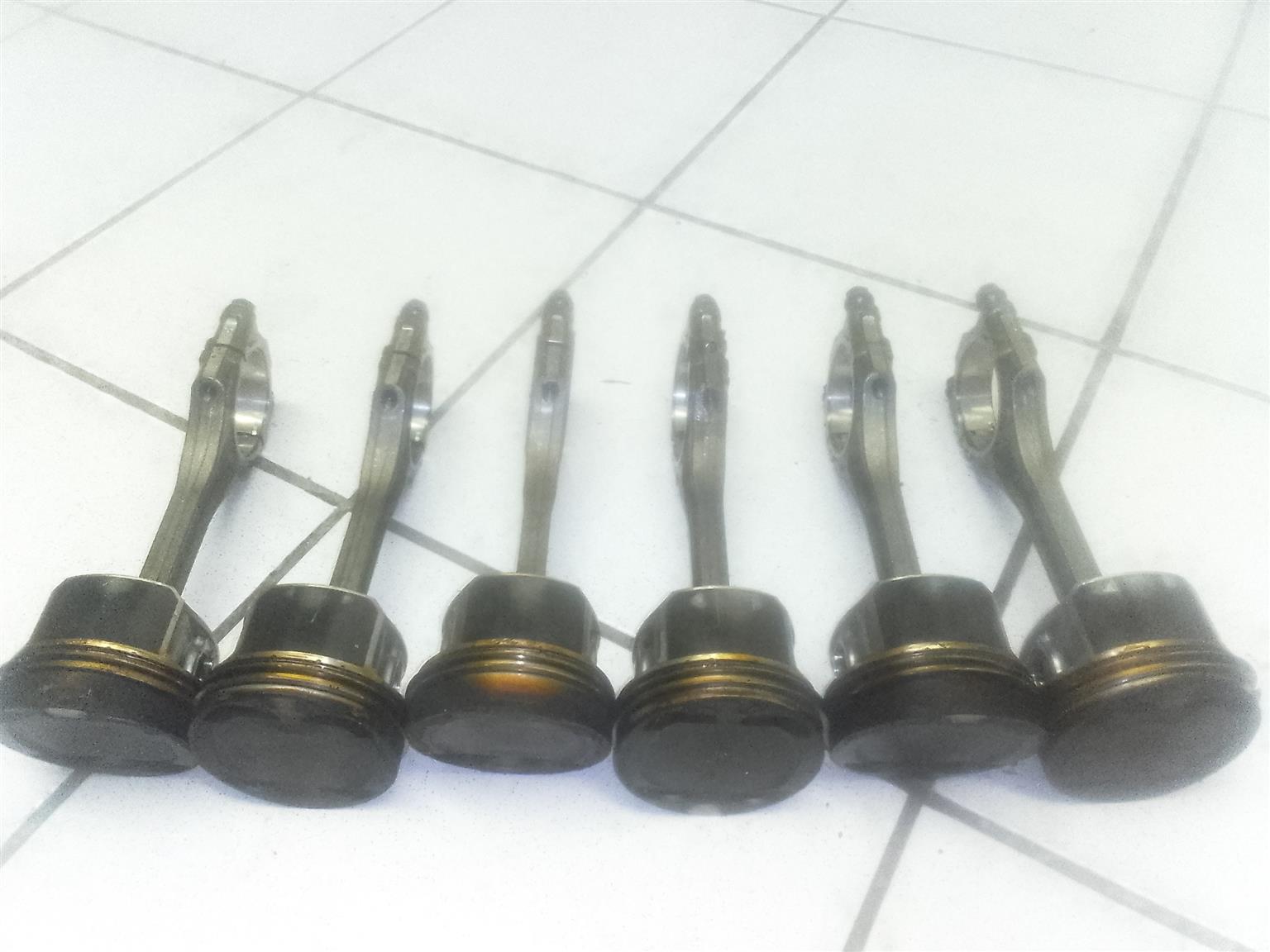 VW / AUDI 3.2 VR6 24v BUB set of CONRODS + PISTONS for sale - Private Seller