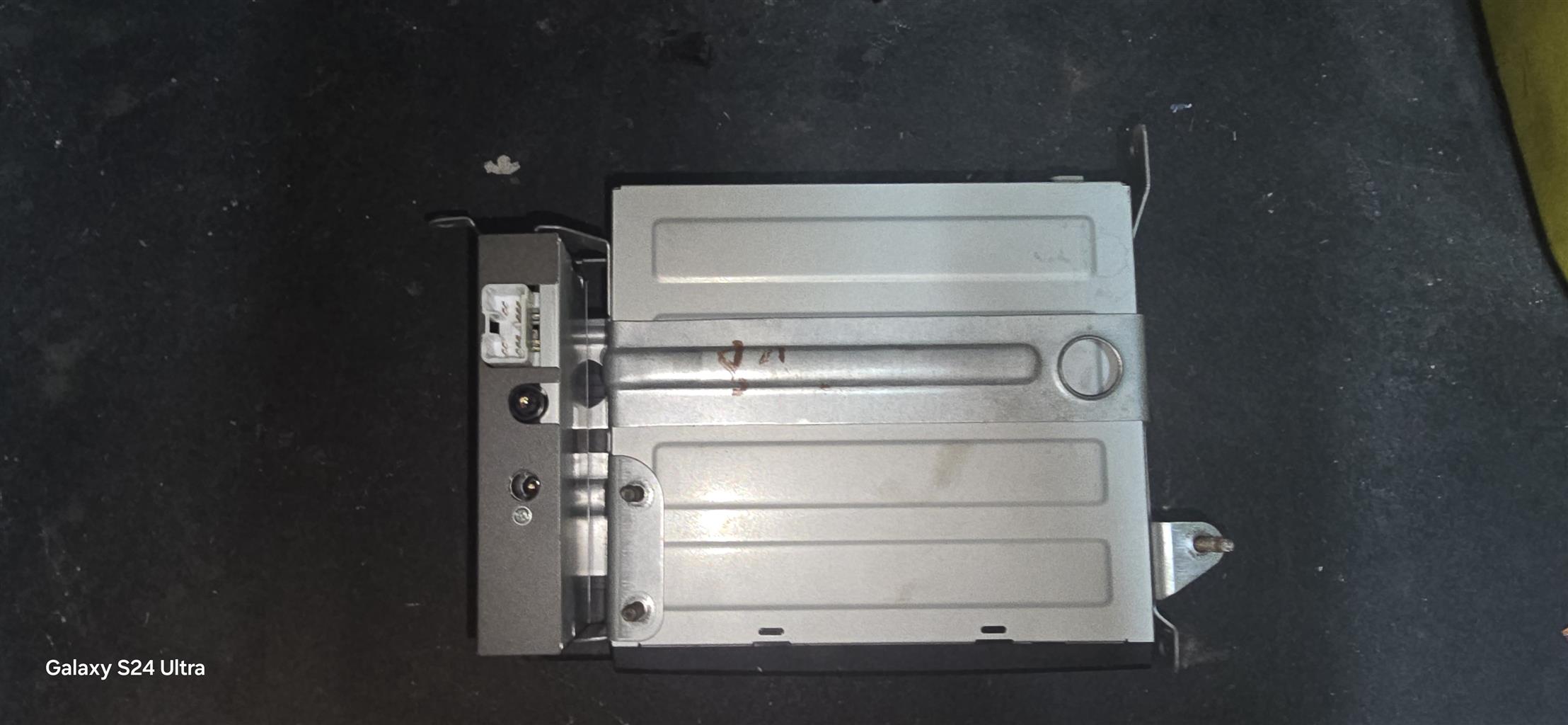 Jaguar Xtype X400 Multi Disc CD Changer/Shuttle in good working order. - Private Seller Jaguar Xtype X400 Multi Disc CD Changer/Shuttle in good working order. - Private Seller