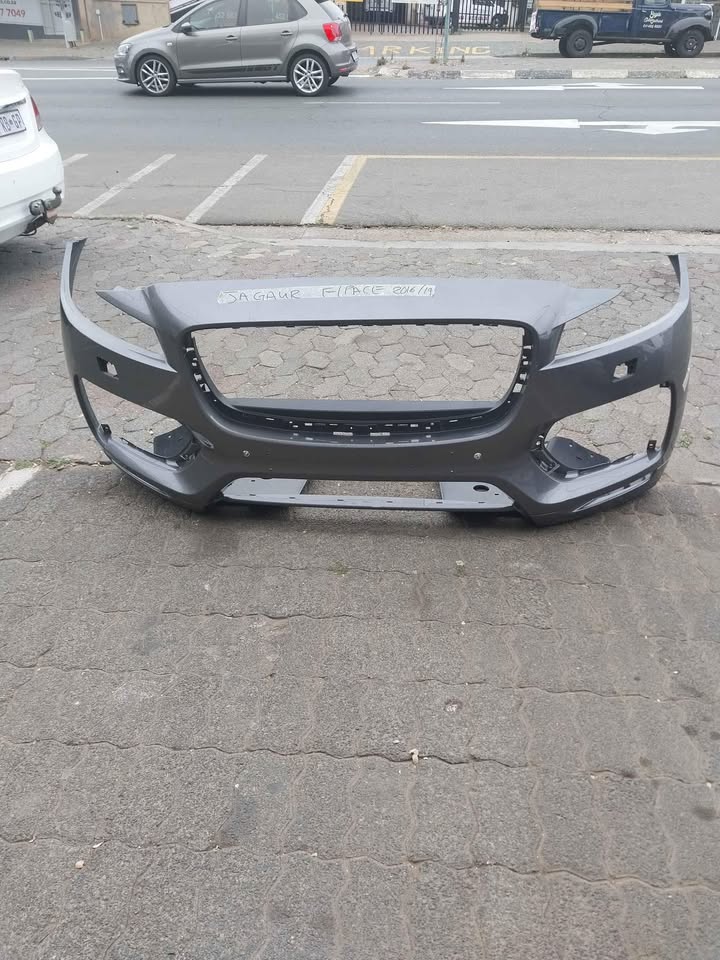 JAGUAR  FPACE FRONT BUMPER - Private Seller