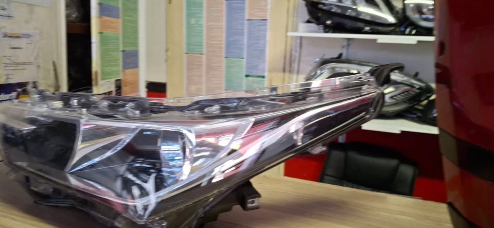 2019 TOYOTA COROLLA PRESTIGE HEADLIGHT LEFTSIDE AVAILABLE FOR SALE - Private Seller