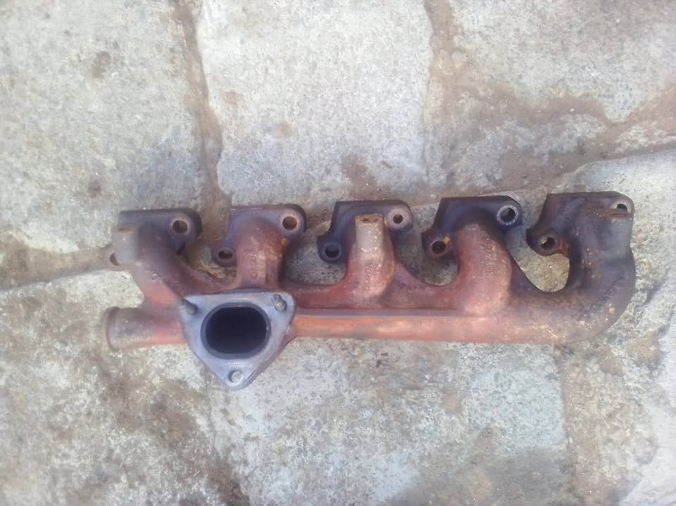 Exhaust manifold volvo XC 90 - Private Seller