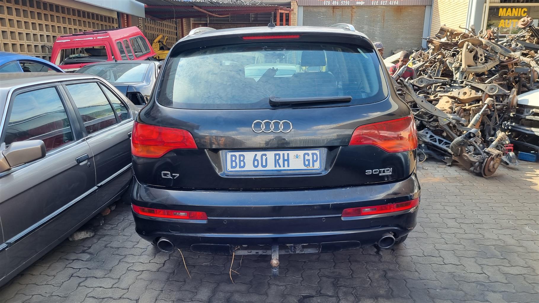 AUDI Q7 3,0 TDI QUATRO 2012 - Private Seller AUDI Q7 3,0 TDI QUATRO 2012 - Private Seller