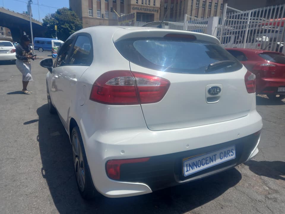 2015 KIA RIO 1.4 TEC PETROL, MANUAL TRANSMISSION, WHITE COLOUR, MILEAGE 76000KM