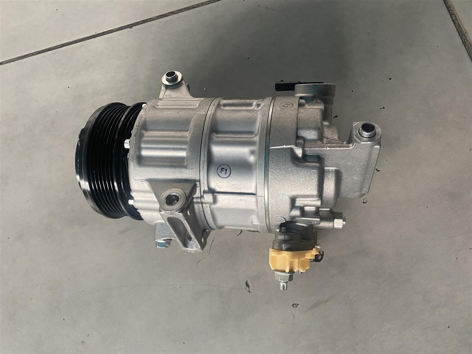 Ford Ranger Aircon Compressor (OEM: JB3B-19D629-AA) - Private Seller