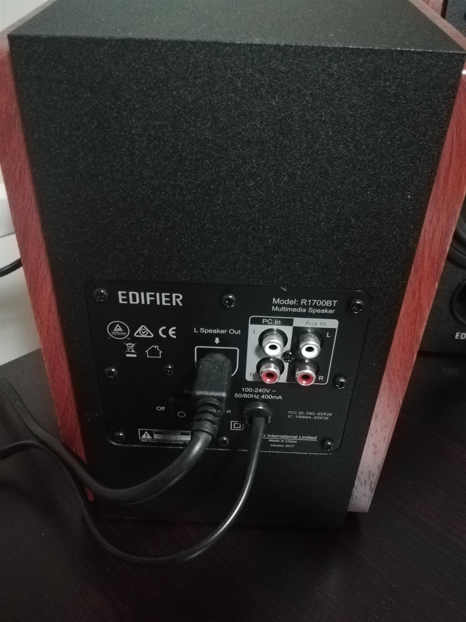 	Edifier R1700BT Active Bookshelf / Multimedia Speaker - Bluetooth - Brown