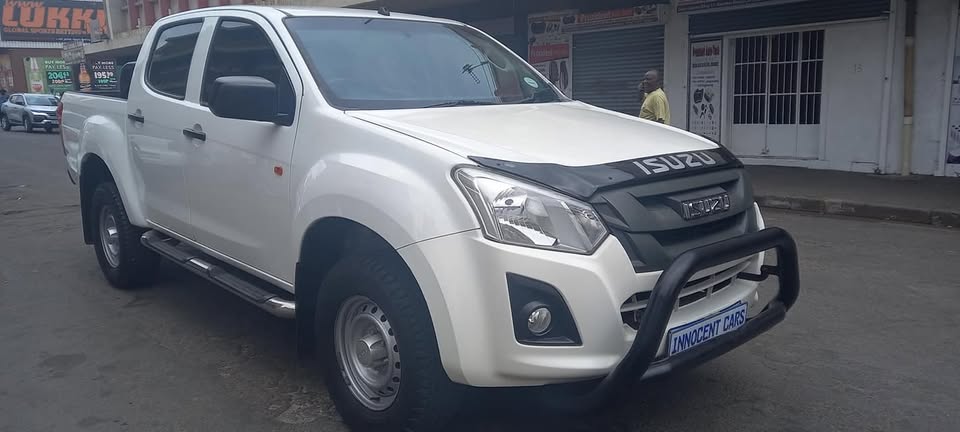 USED 2017 ISUZU KB 250 DIESEL, MANUAL, WHITE COLOUR, DOUBLE CAB, MILEAGE 20000KM