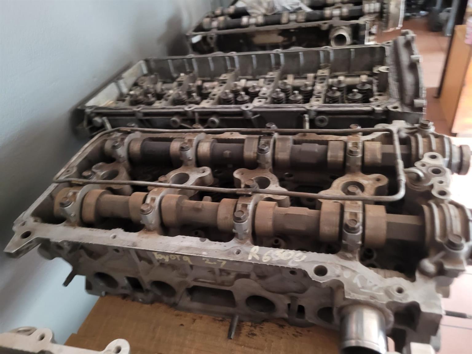 TOYOTA HILUX 2.7 Cylinder Head R8500 - Private Seller TOYOTA HILUX 2.7 Cylinder Head R8500 - Private Seller