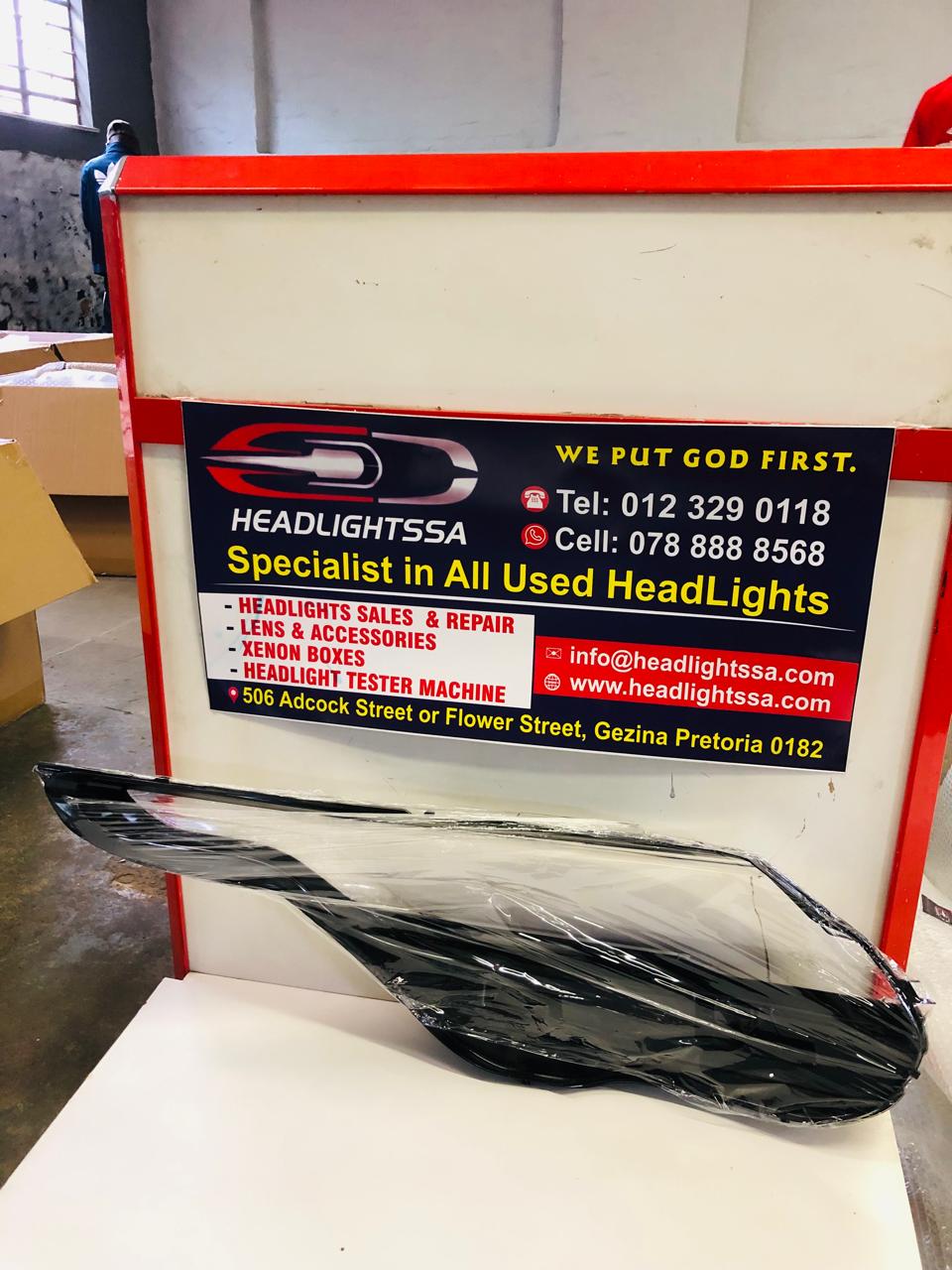Range Rover Velar left side headlight replacement lens - Private Seller Range Rover Velar left side headlight replacement lens - Private Seller