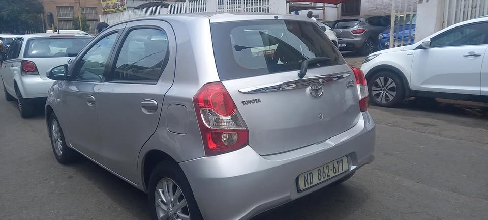 2018 TOYOTA ETIOS 1.5 SPRINTER PETROL, MANUAL, SILVER COLOUR, MILEAGE 72000KM