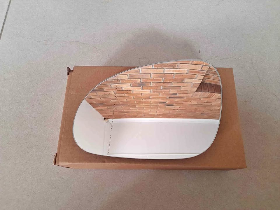 VW JETTA 5 BRAND NEW DOOR MIRROR GLASS SALE ( FREE FITMENT)