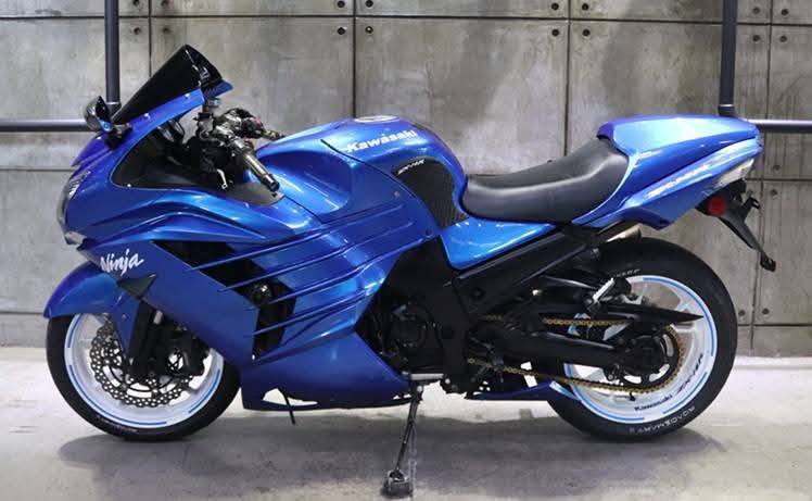 2011 Kawasaki ZX-14  - Carbon Slip On Exhaust - Tinted Screen - Private Seller