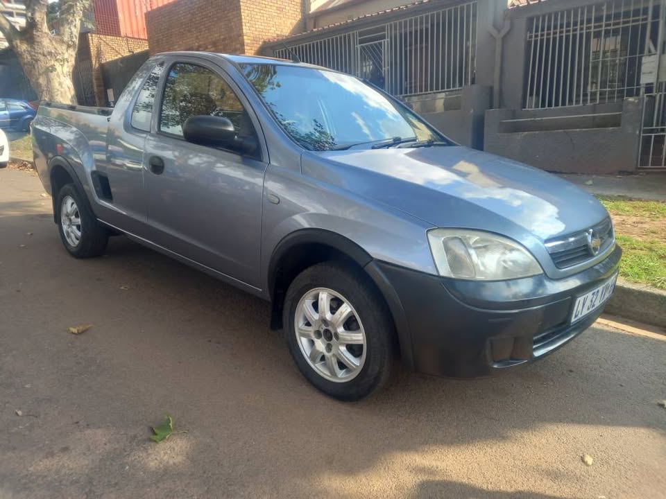 2011 Opel Corsa Bakkie 1.4 Petrol, Manual, Grey . Spare key