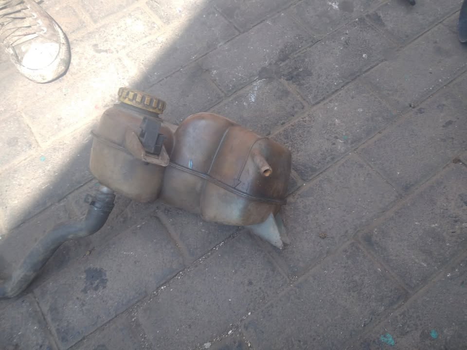 OPEL ASTRA WATER BOTTLE FOR SALE - Private Seller