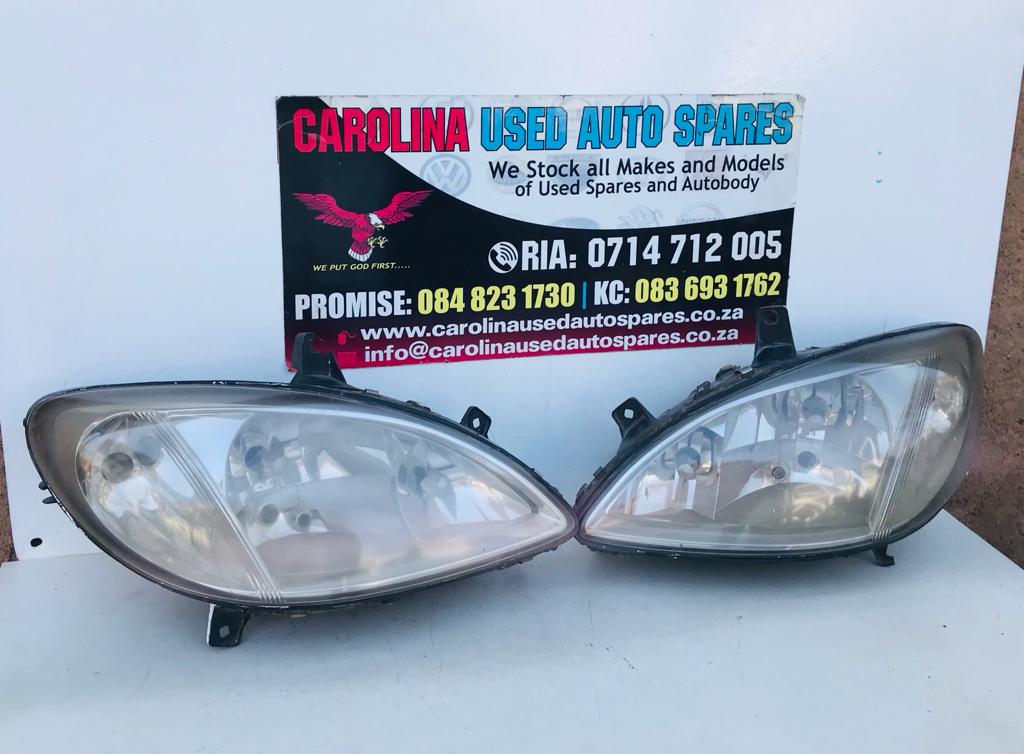Mercedes Benz W639 Vito left and right side headlight - Private Seller Mercedes Benz W639 Vito left and right side headlight - Private Seller