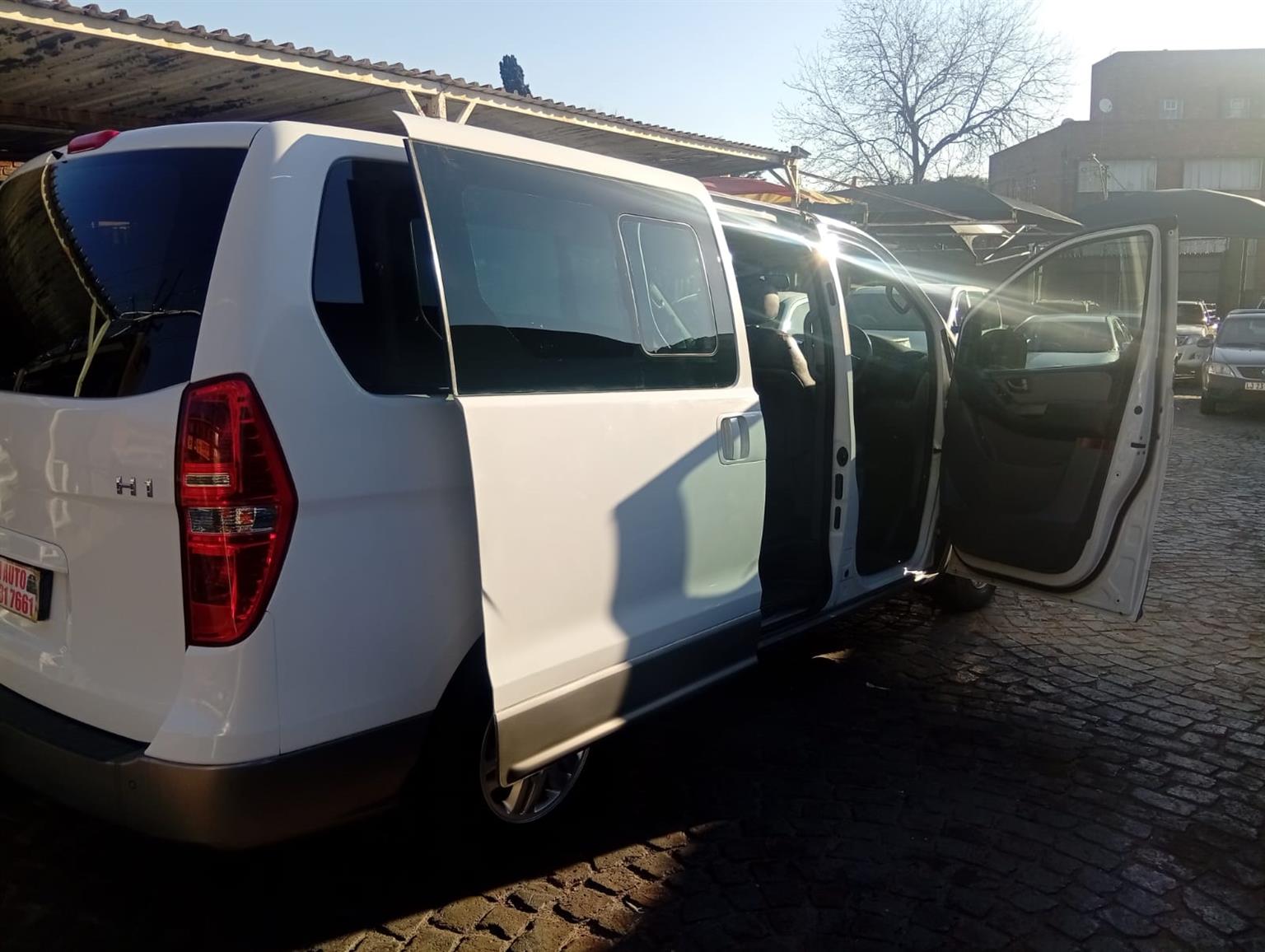 Used 2016 Hyundai H-1 2.5VGTi bus Elite 9-seater - Private Seller