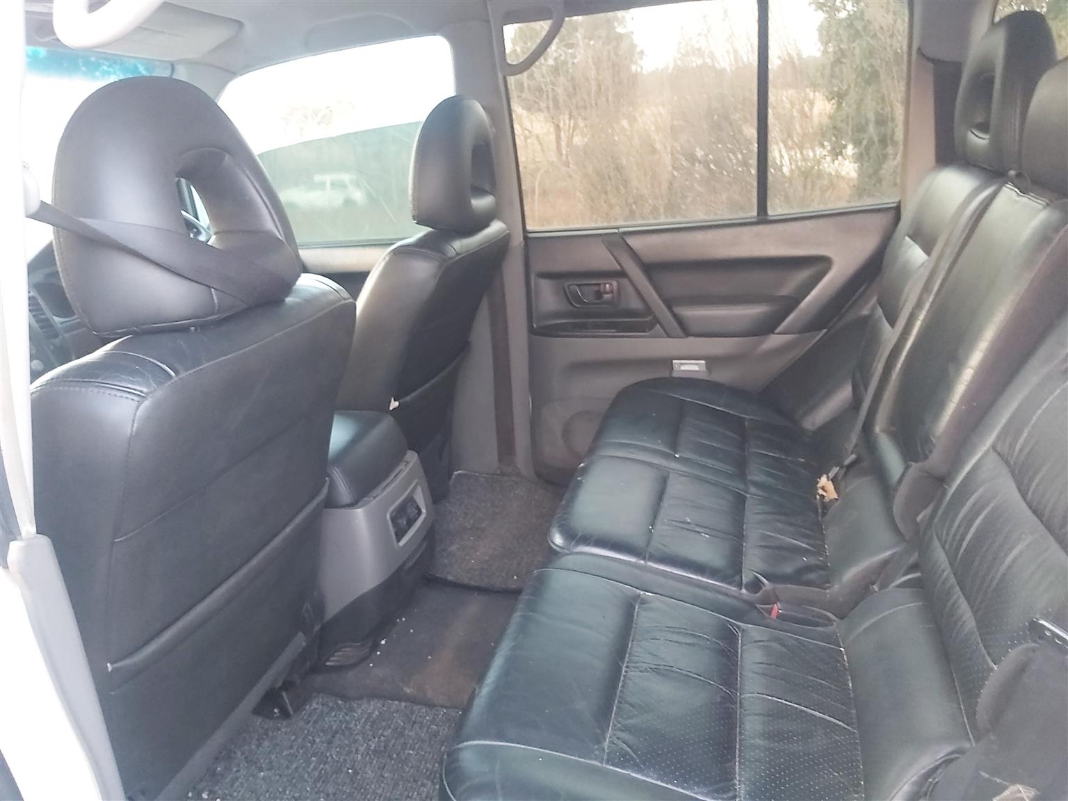 Mitsubishi pajero 3.2 diesel engine and gearbox spares - Private Seller