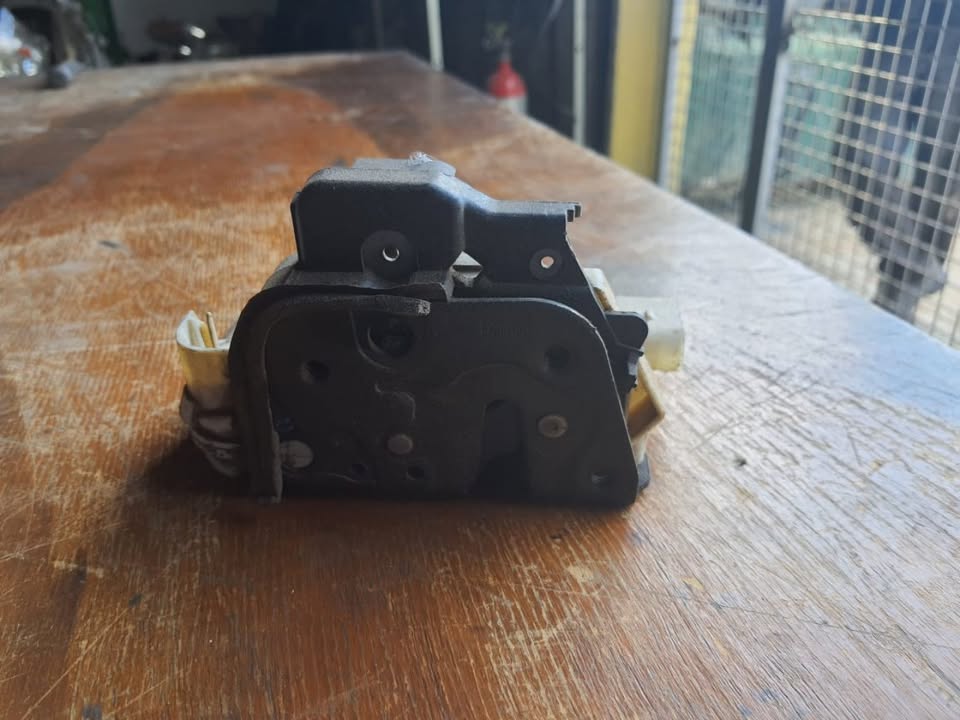 Audi A4 B7 RF Doorlock - Private Seller Audi A4 B7 RF Doorlock - Private Seller