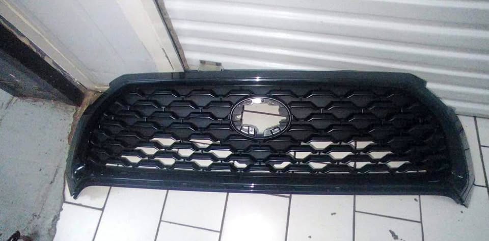 Toyota Corolla Cross grill - Private Seller Toyota Corolla Cross grill - Private Seller