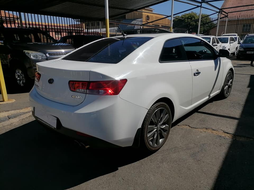 2012 Kia Cerato koup 2.0 6 speed