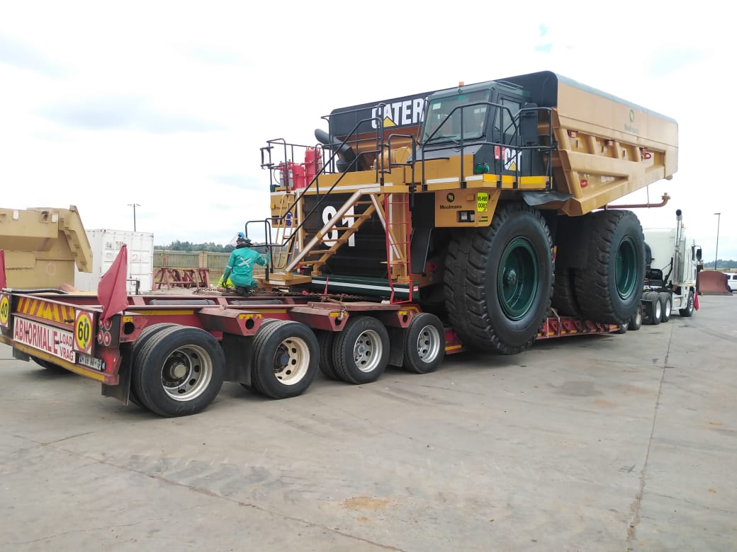 Namibia/Angola machinery transport available