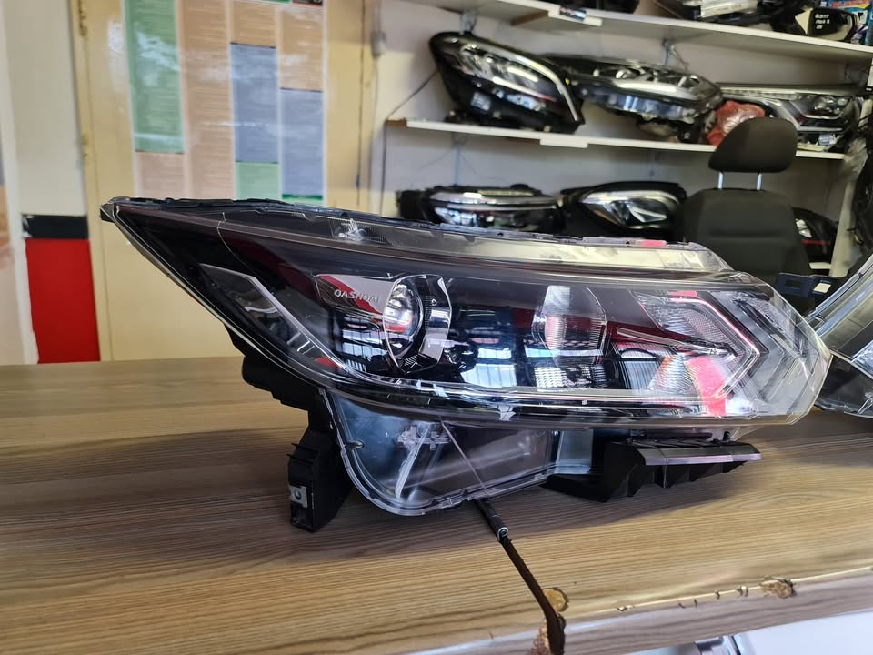 2019 NISSAN QASHQAI HEADLIGHT FOR SALE IN GOOD CONDITION - Private Seller 2019 NISSAN QASHQAI HEADLIGHT FOR SALE IN GOOD CONDITION - Private Seller