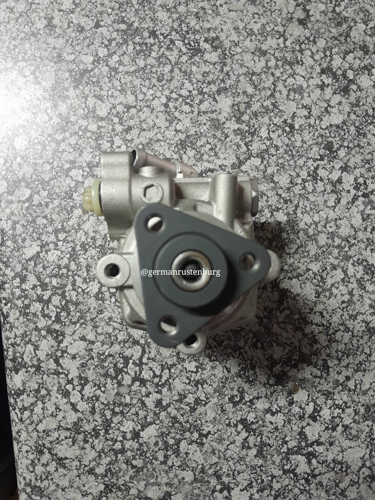 VW AMAROK 2.0 TDI POWER STEERING PUMP - NEW - Private Seller