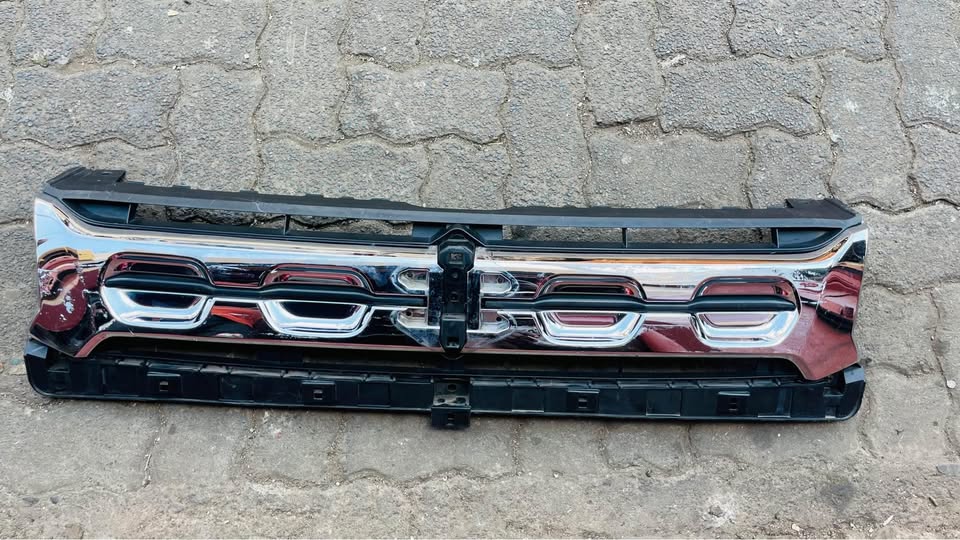 Suzuki Vitara Brezza grill 2021 - Private Seller Suzuki Vitara Brezza grill 2021 - Private Seller