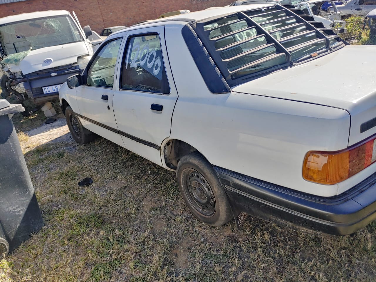 FORD SAPPHIRE BODY PARTS FOR SALE CALL FOR PRICES