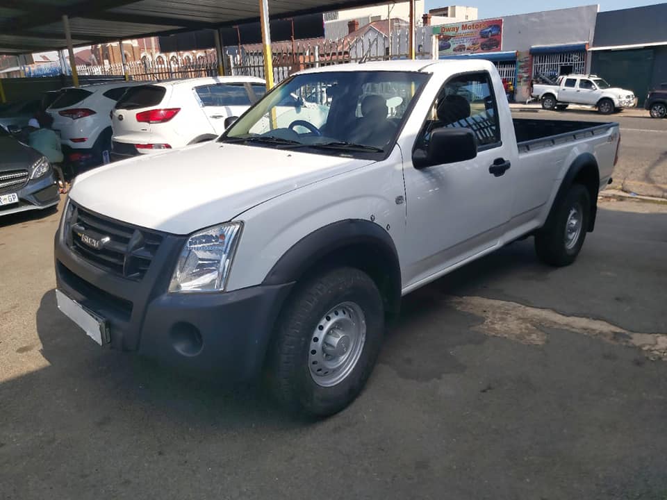 2011 Isuzu KB250 Bakkie Single Cab Low Rider 4x2 leather seat