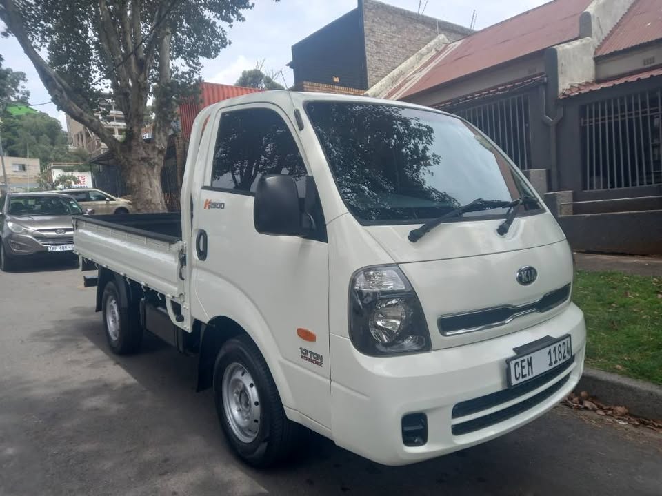 2017 Kia k2500 Diesel, Manual, White