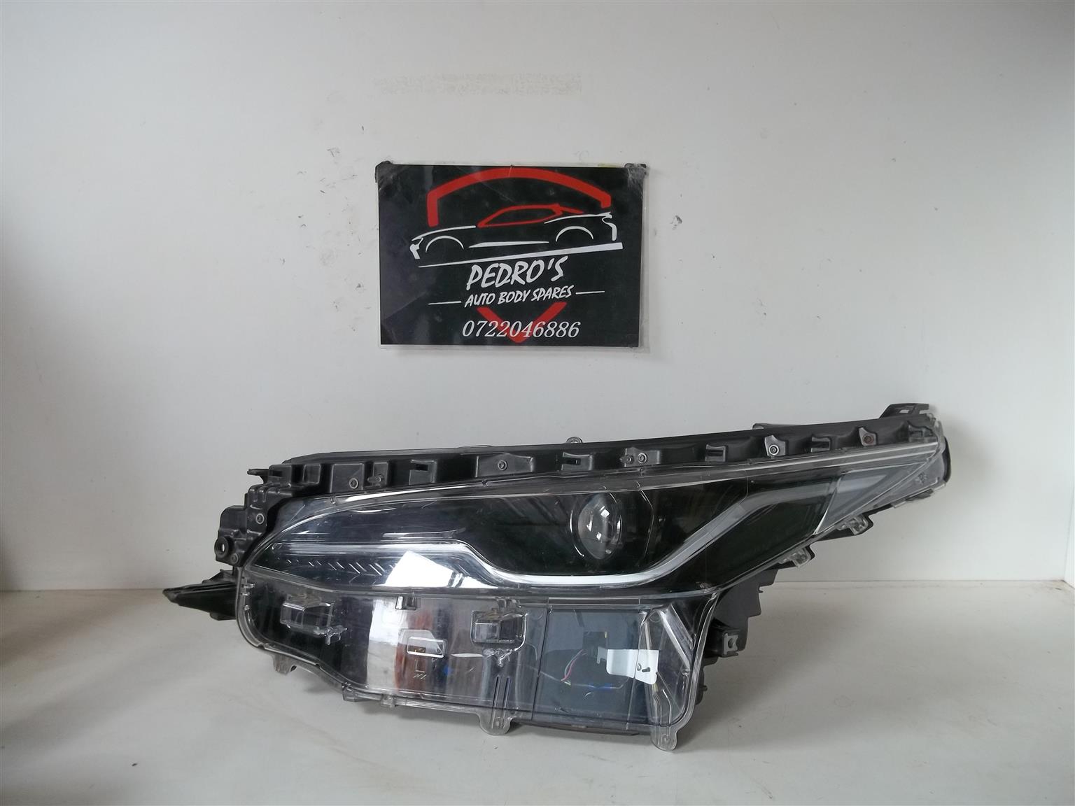 Toyota Fortuner '21-'23 right LED Xenon headlight (CLEAN) - Private Seller Toyota Fortuner '21-'23 right LED Xenon headlight (CLEAN) - Private Seller
