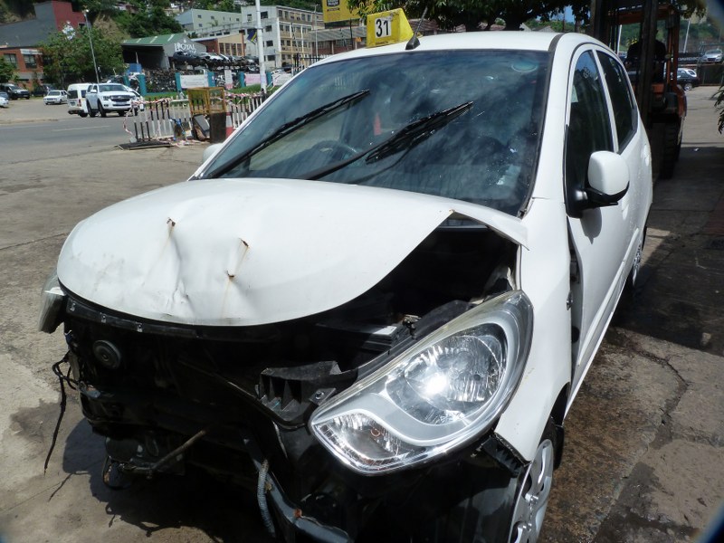 Hyundai i10 1.2 GLS Fluid Manual White - 2014 SPARESBOYZ STRIPPING FOR SPARES - Private Seller