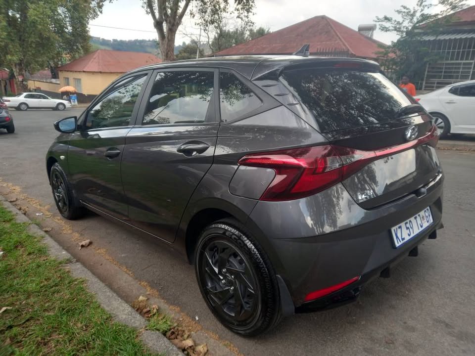 2023 Hyundai i20 Hatchback Grey, 1.2 Petrol, Manual Transmission,  29000kms,