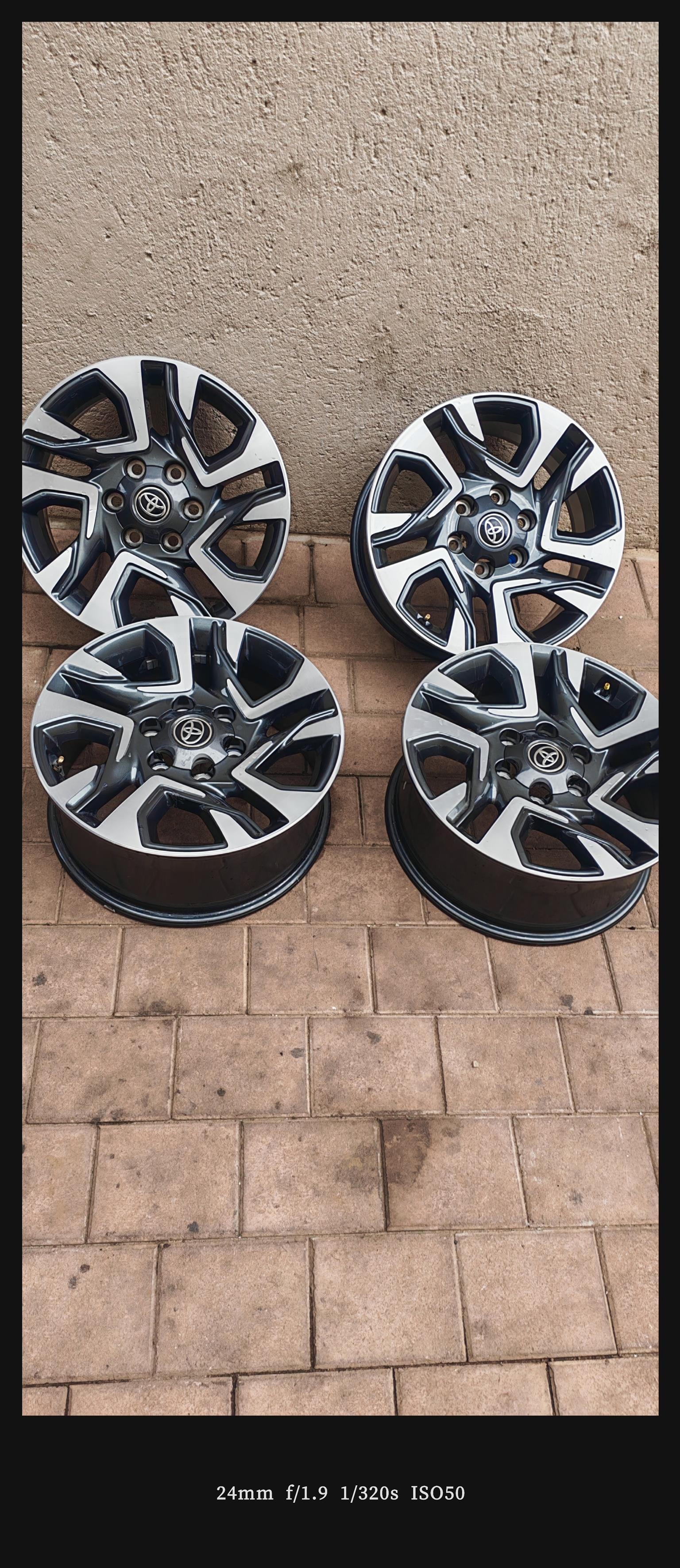 OEM TOYOTA FORTUNER WHEELS - Private Seller