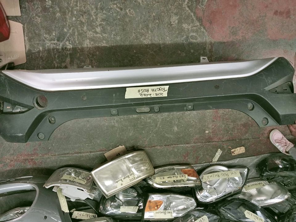 TOYOTA RUSH REAR BUMPER - Private Seller TOYOTA RUSH REAR BUMPER - Private Seller