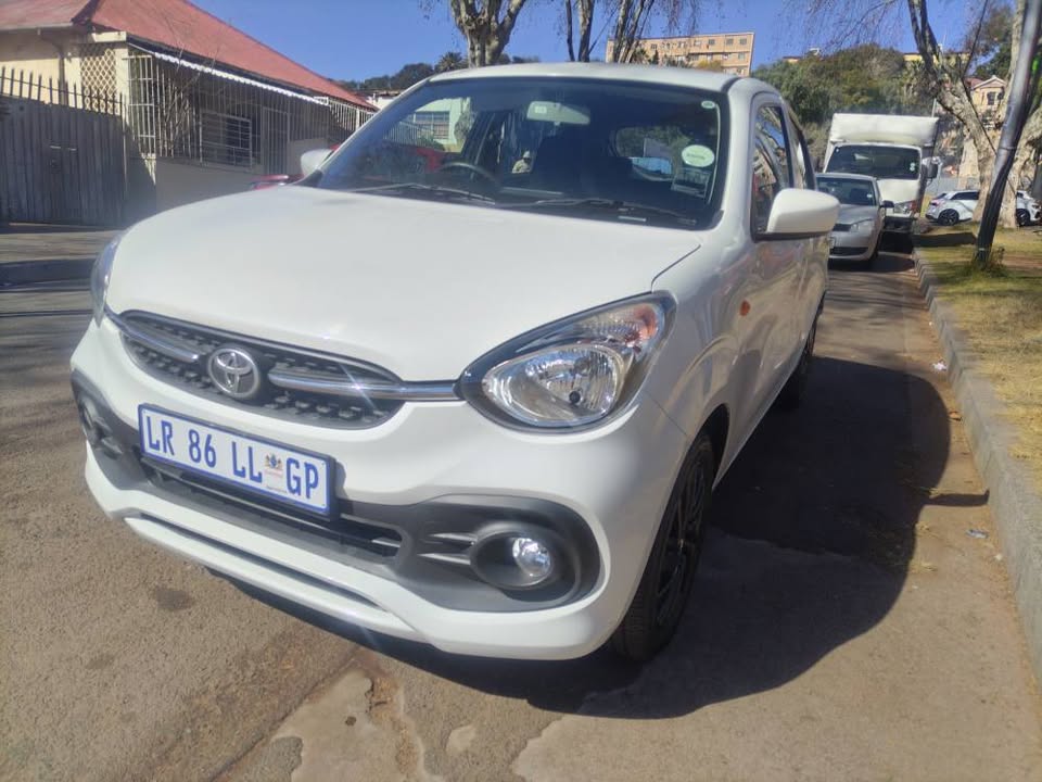 2014 Toyota vitz 1.0 XR Automatic